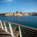 Excellent Location Bright Sliema Tigne Apartment